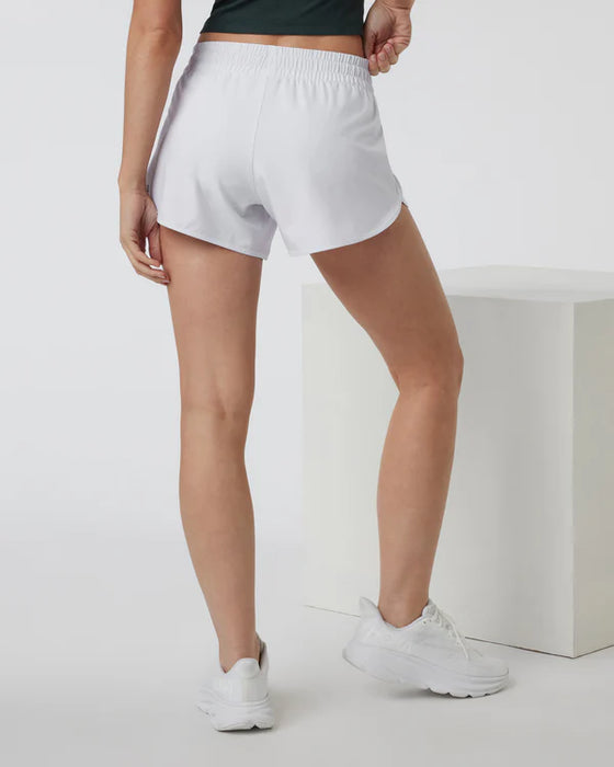 Vuori Clementine 4" Short 2.0 - White