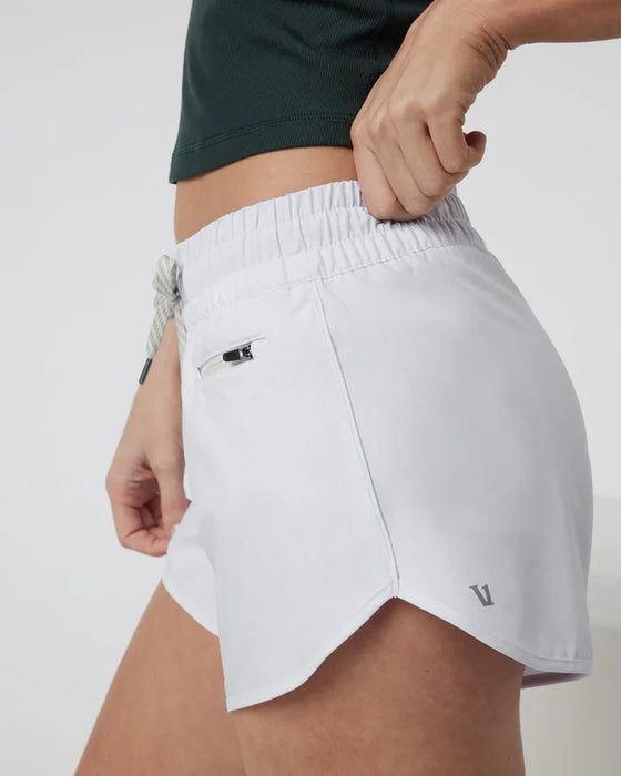 Vuori Clementine 4" Short 2.0 - White